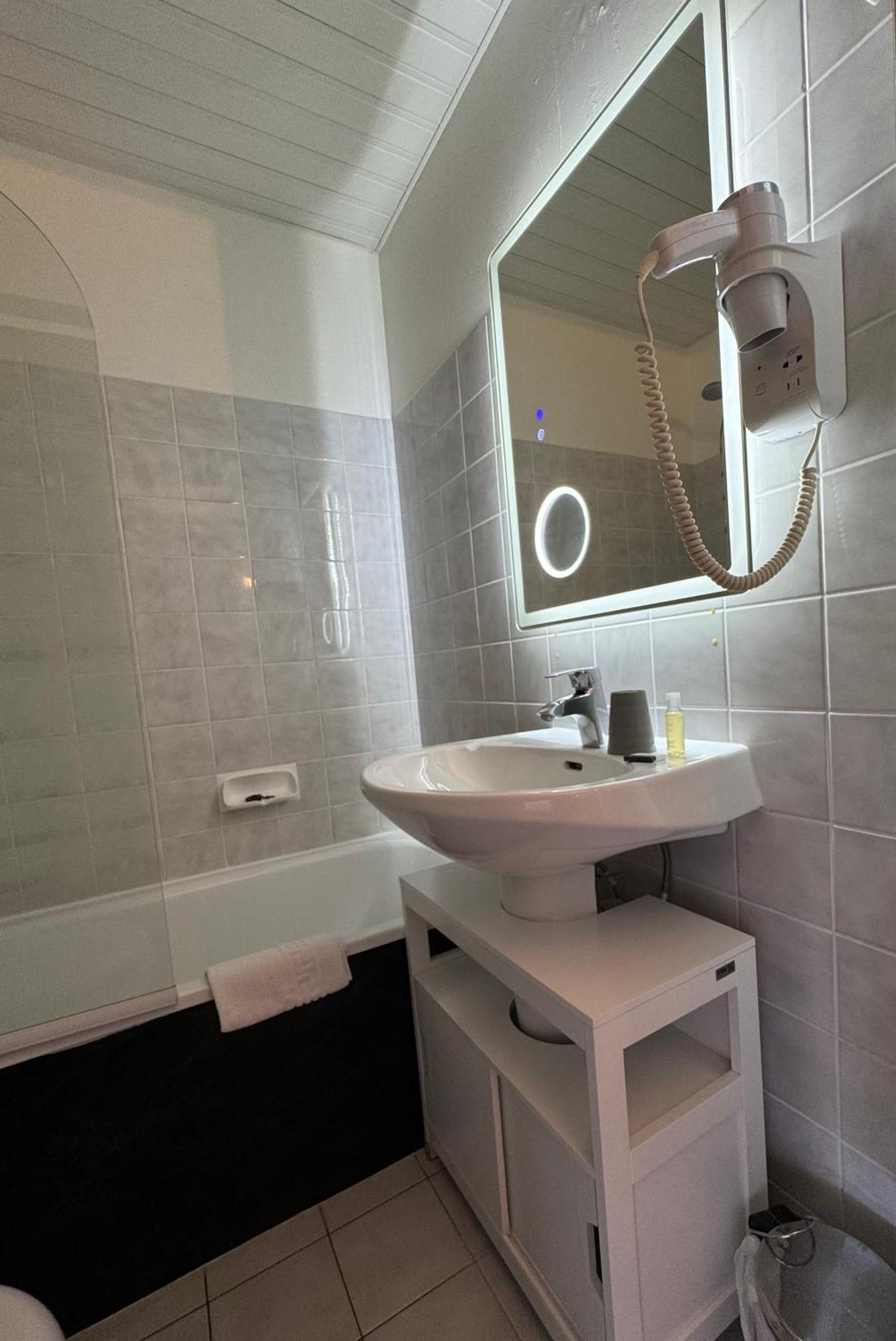 Hotel Capricorne Vendome Luaran gambar